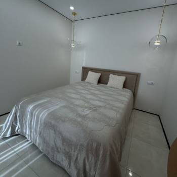 Продается 1-комнатная квартира, 60 м²