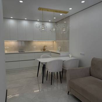 Продается 1-комнатная квартира, 60 м²