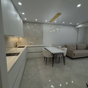 Продается 1-комнатная квартира, 60 м²