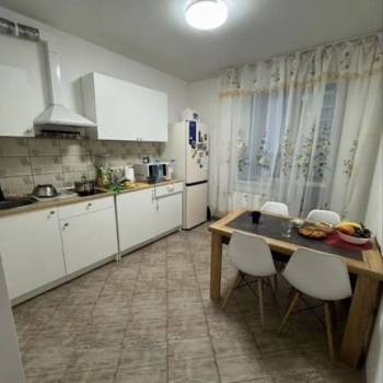 Сдается 2-х комнатная квартира, 60 м²