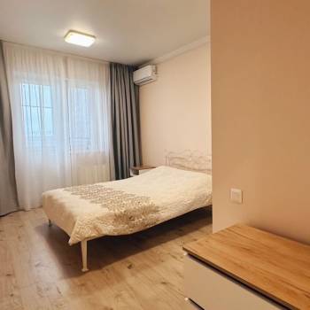 Сдается 2-х комнатная квартира, 80 м²