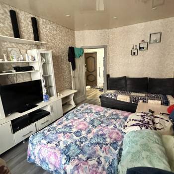 Продается 1-комнатная квартира, 40,7 м²