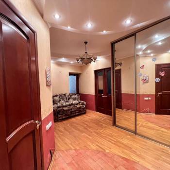 Продается Многокомнатная квартира, 122,1 м²