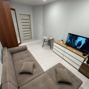 Продается 1-комнатная квартира, 37 м²