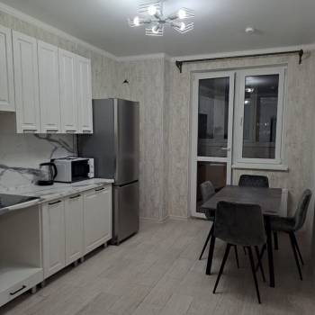 Сдается 2-х комнатная квартира, 74 м²