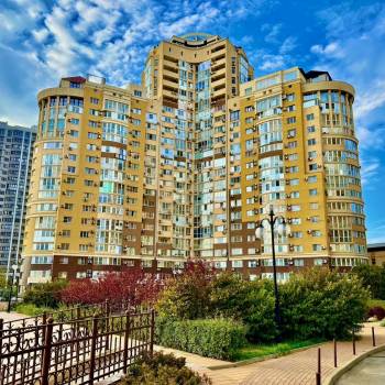 Продается Многокомнатная квартира, 168 м²