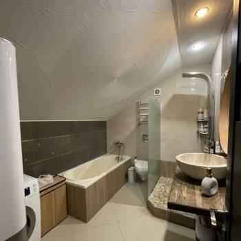 Продается 1-комнатная квартира, 80,3 м²