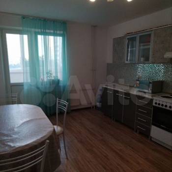 Сдается 2-х комнатная квартира, 65 м²