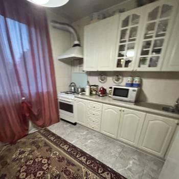 Продается Многокомнатная квартира, 100 м²