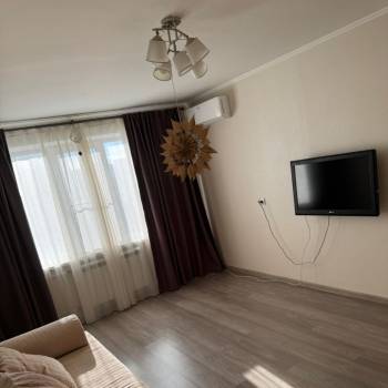 Сдается 1-комнатная квартира, 39 м²