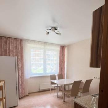 Сдается 1-комнатная квартира, 40 м²