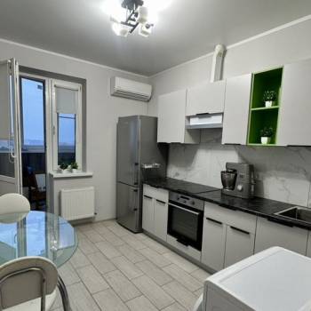 Продается 1-комнатная квартира, 41 м²