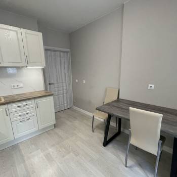 Продается 1-комнатная квартира, 37 м²