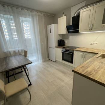 Продается 1-комнатная квартира, 37 м²