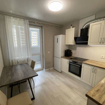 Продается 1-комнатная квартира, 37 м²