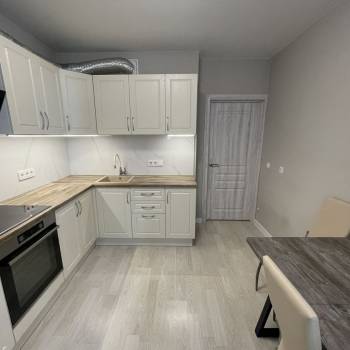 Продается 1-комнатная квартира, 37 м²