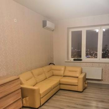 Сдается 1-комнатная квартира, 50 м²
