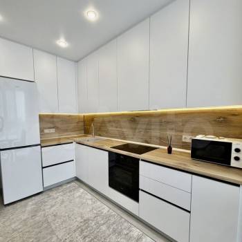 Сдается 1-комнатная квартира, 58 м²