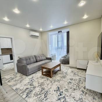 Сдается 1-комнатная квартира, 58 м²