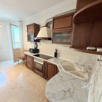Сдается 2-х комнатная квартира, 91 м²