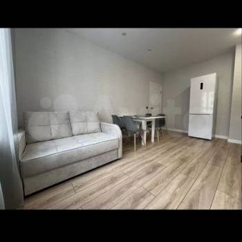 Продается 1-комнатная квартира, 37 м²
