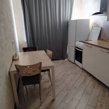 Сдается 1-комнатная квартира, 38 м²