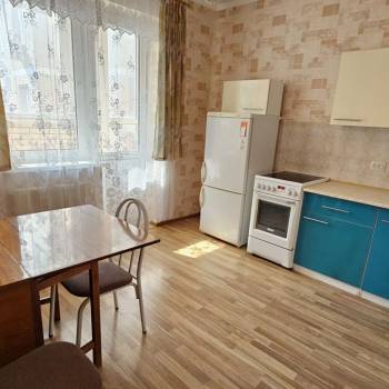 Сдается 1-комнатная квартира, 40 м²