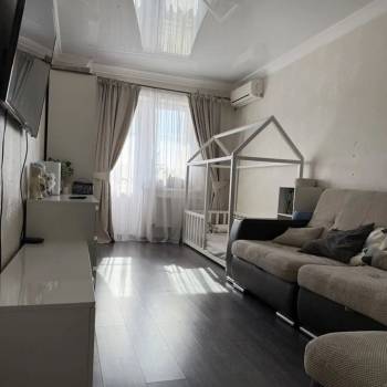 Продается 1-комнатная квартира, 40 м²