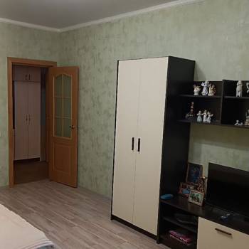 Продается 1-комнатная квартира, 43 м²