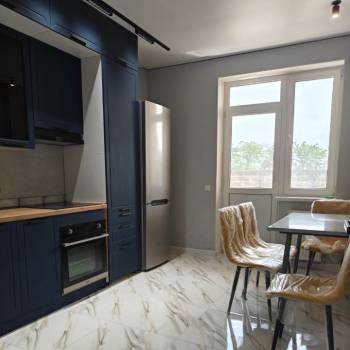 Продается 1-комнатная квартира, 42 м²