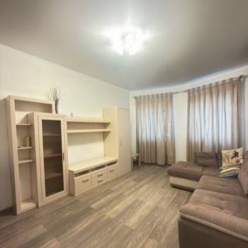Сдается 2-х комнатная квартира, 70 м²