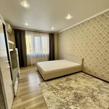 Сдается 1-комнатная квартира, 47,5 м²