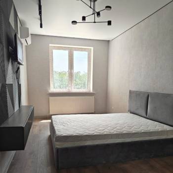 Продается 1-комнатная квартира, 42 м²