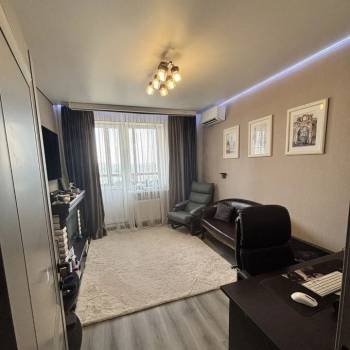 Продается 3-х комнатная квартира, 102 м²