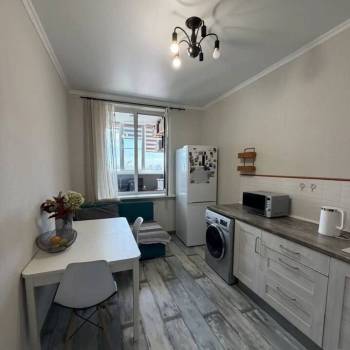 Продается 1-комнатная квартира, 35 м²