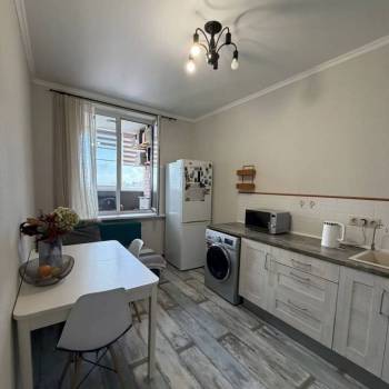 Продается 1-комнатная квартира, 35 м²
