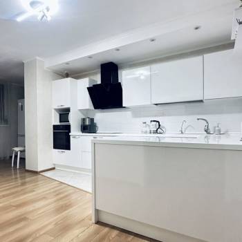 Продается 3-х комнатная квартира, 93 м²
