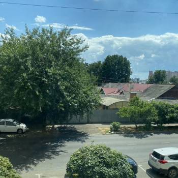 Сдается 1-комнатная квартира, 64 м²