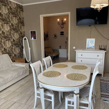 Сдается 1-комнатная квартира, 64 м²