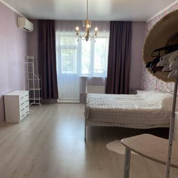 Сдается 1-комнатная квартира, 64 м²