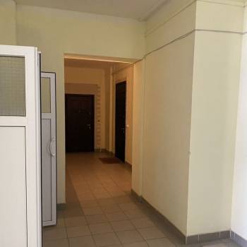 Сдается 1-комнатная квартира, 64 м²