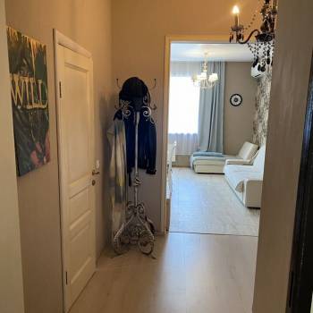 Сдается 1-комнатная квартира, 64 м²