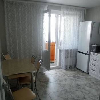 Сдается 1-комнатная квартира, 40 м²