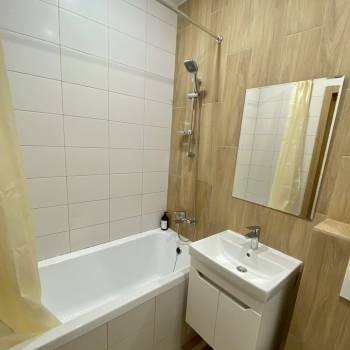 Продается 1-комнатная квартира, 35 м²