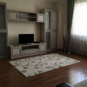 Сдается 2-х комнатная квартира, 80 м²
