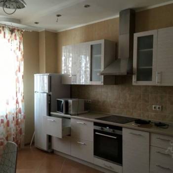 Сдается 2-х комнатная квартира, 80 м²