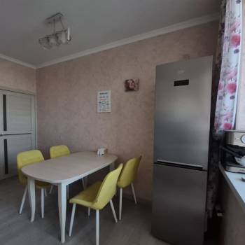 Сдается Многокомнатная квартира, 100 м²