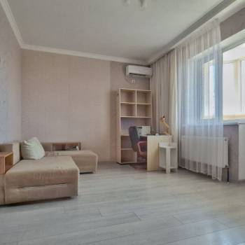 Сдается Многокомнатная квартира, 100 м²