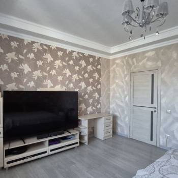 Сдается Многокомнатная квартира, 100 м²