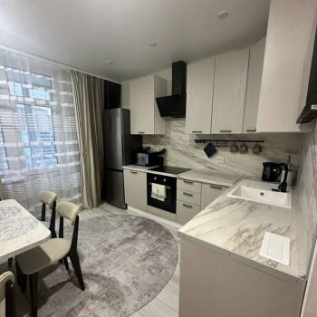 Сдается 1-комнатная квартира, 43 м²